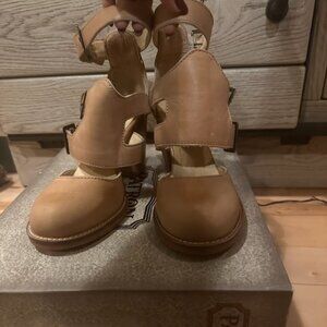 Patron by Perugia Jenny heels